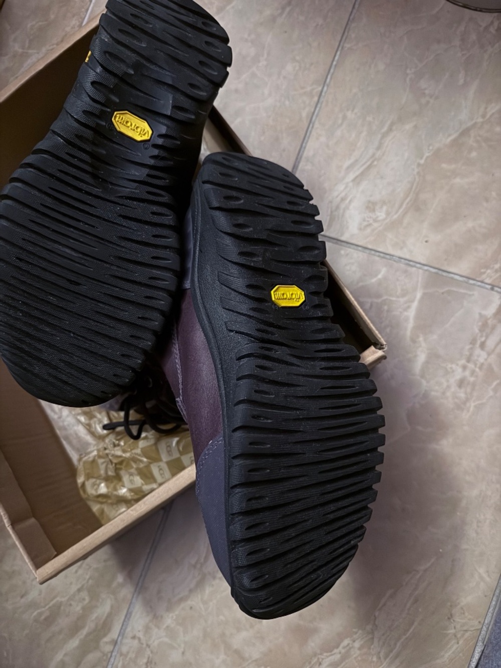 UGG Adirondack Waterproof Winter Boots Women’s 11 Wide Vibram Sole Shearling - Picture 7 of 16